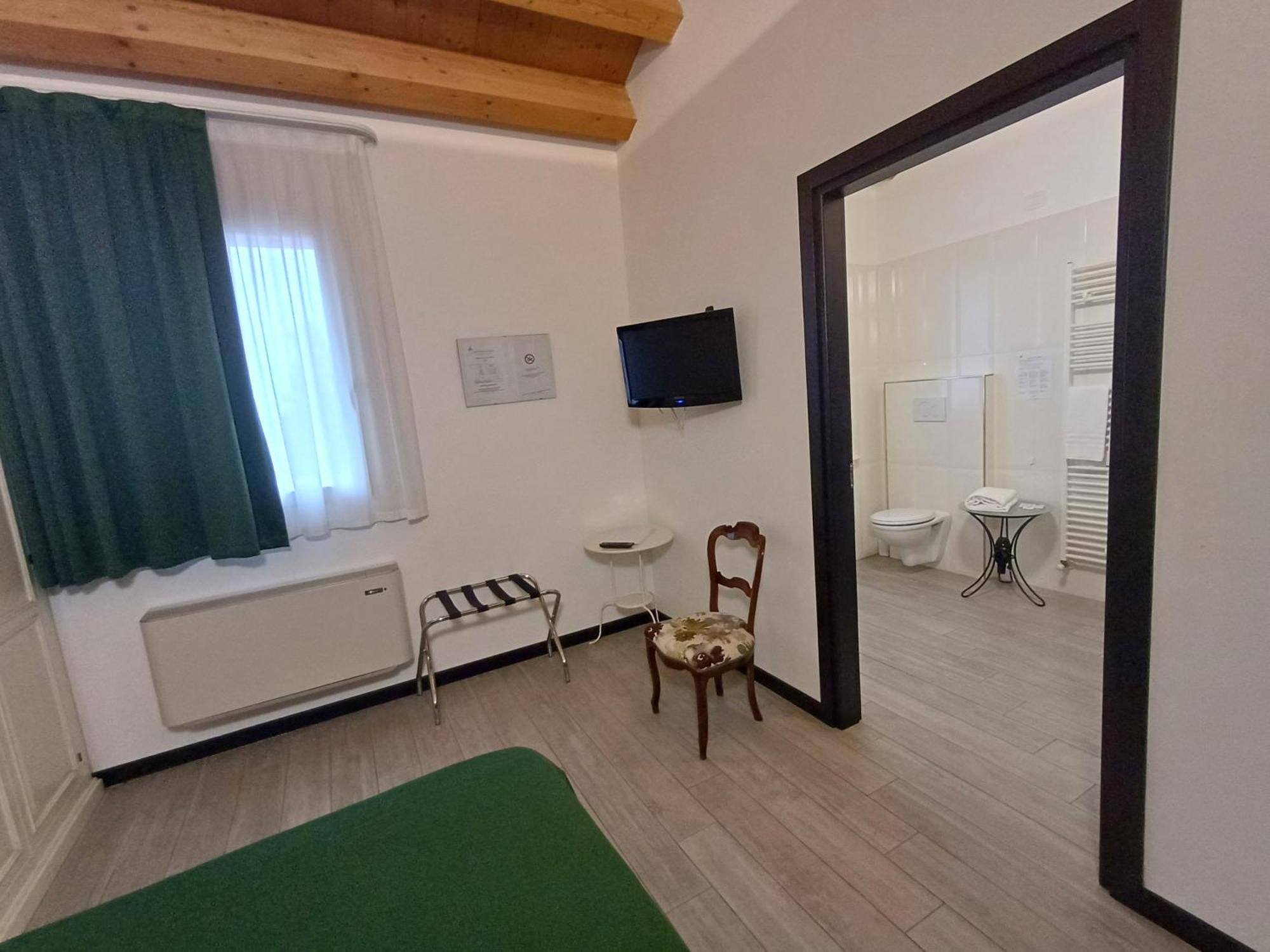 Arneroni Villa Codogne ภายนอก รูปภาพ