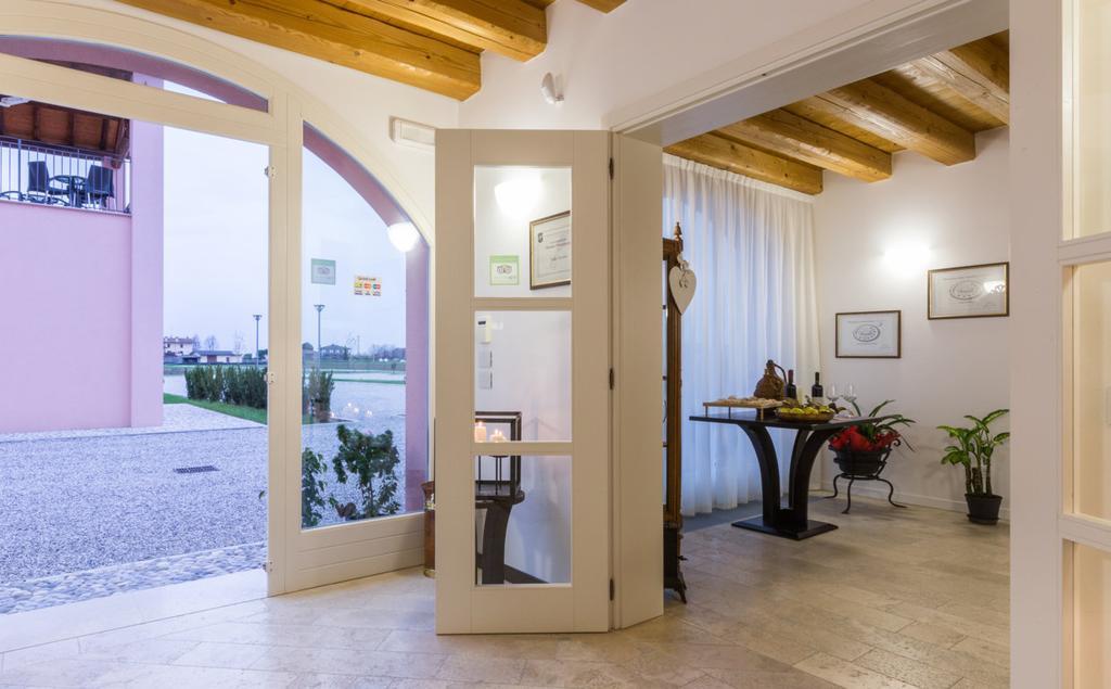 Arneroni Villa Codogne ภายนอก รูปภาพ